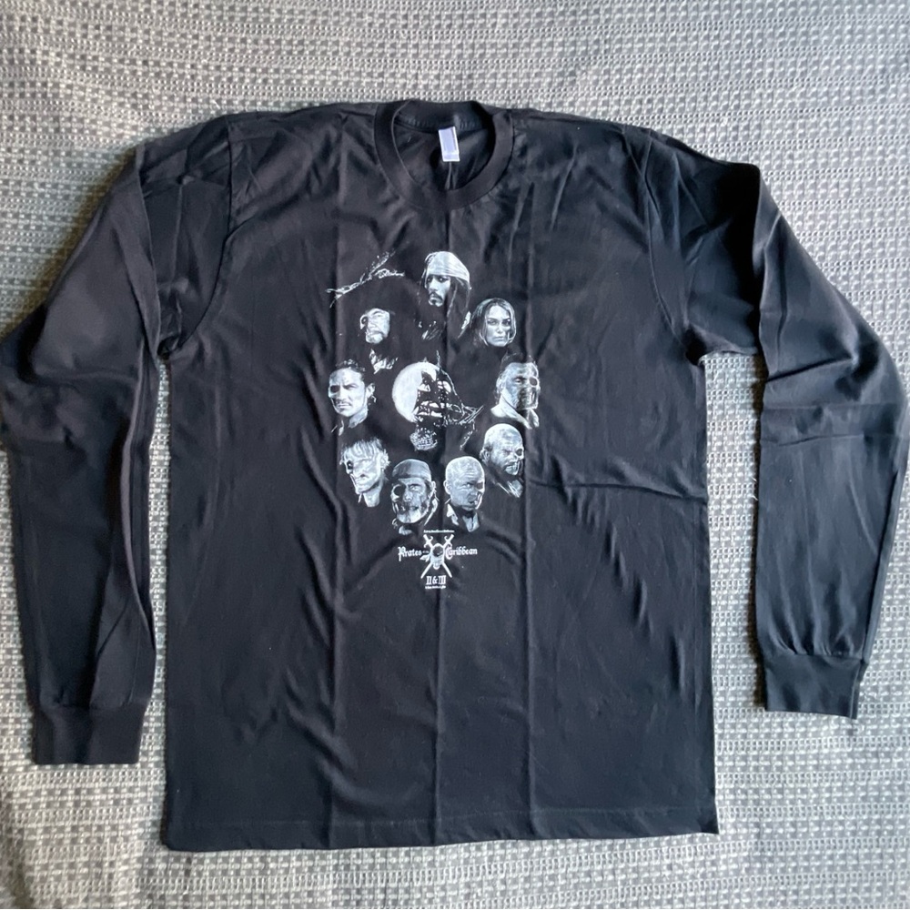RARE Pirates of the Caribbean Crew long Sleeve shirt. Size L